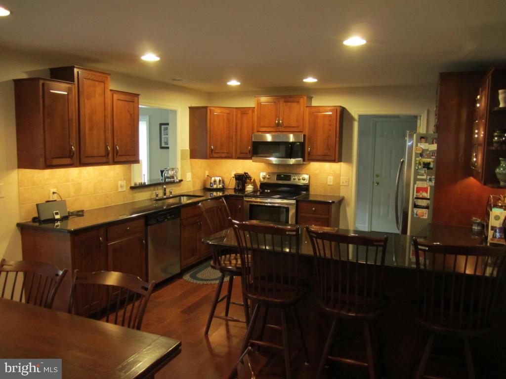 204 Reifsnyder Road Lititz, PA 17543 - Photo 3 of 33