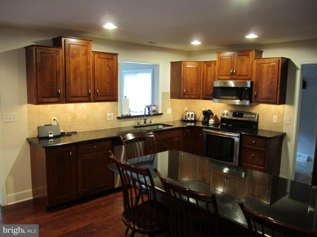 204 Reifsnyder Road Lititz, PA 17543 - Photo 4 of 33