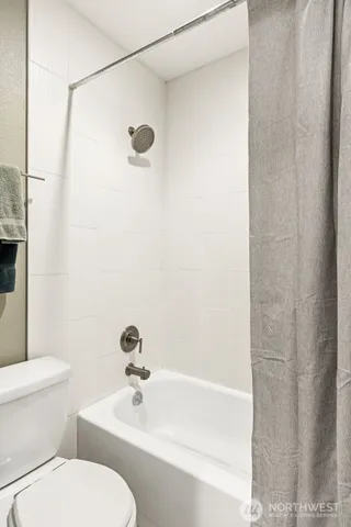 $300,000 | 6547 42nd Avenue Southwest, Unit 205, Seattle, WA 98136