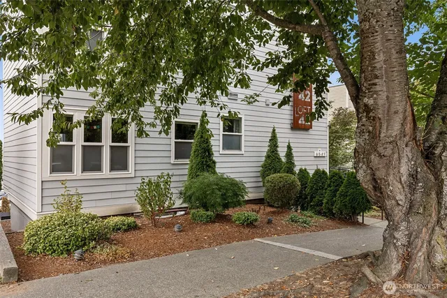 $300,000 | 6547 42nd Avenue Southwest, Unit 205, Seattle, WA 98136