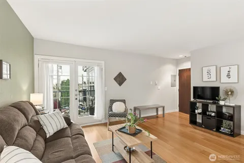 $300,000 | 6547 42nd Avenue Southwest, Unit 205, Seattle, WA 98136