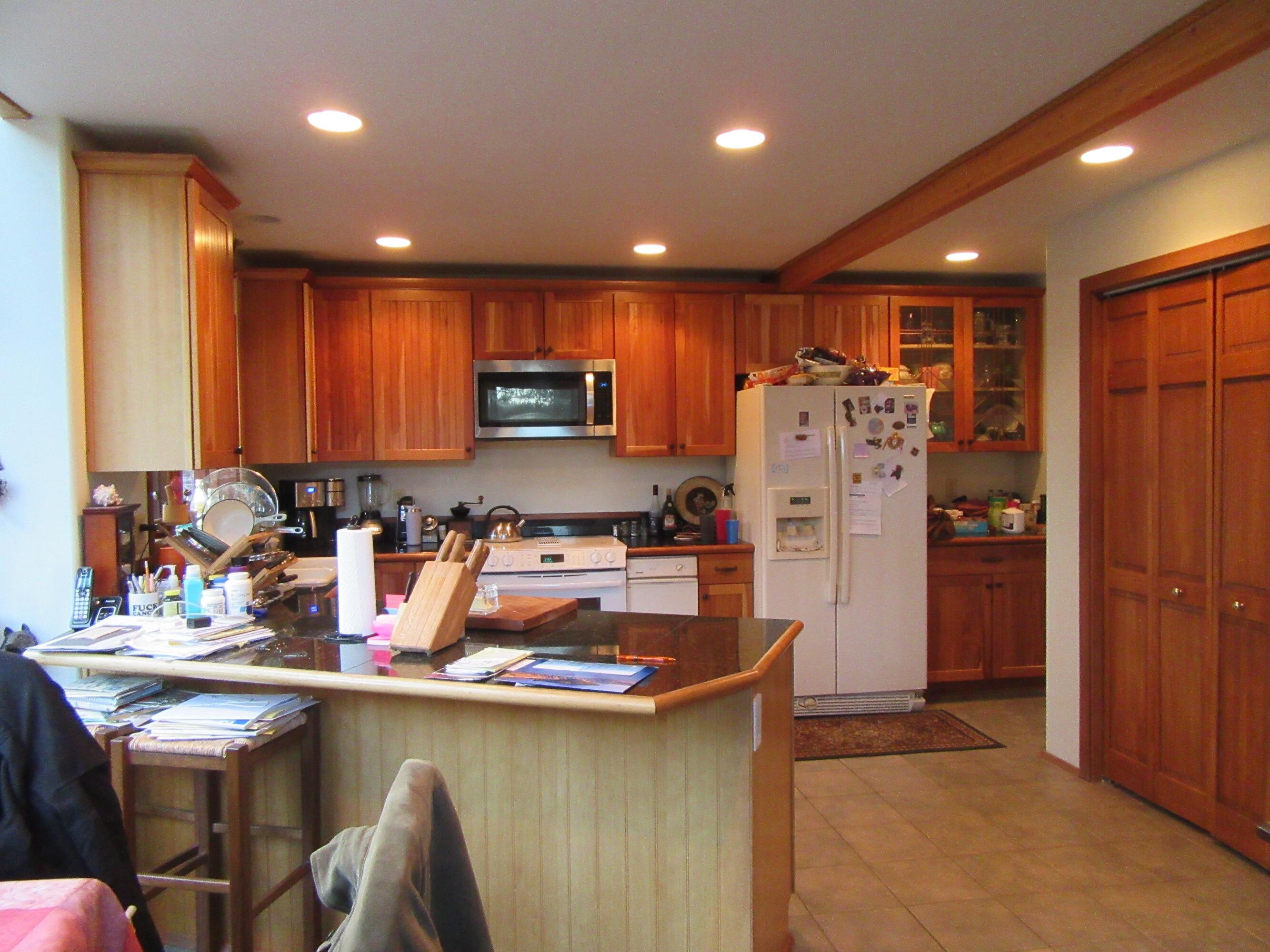 16144 Sprague River Road Chiloquin, OR 97624 - Photo 18 of 81 Island Breakfast counter