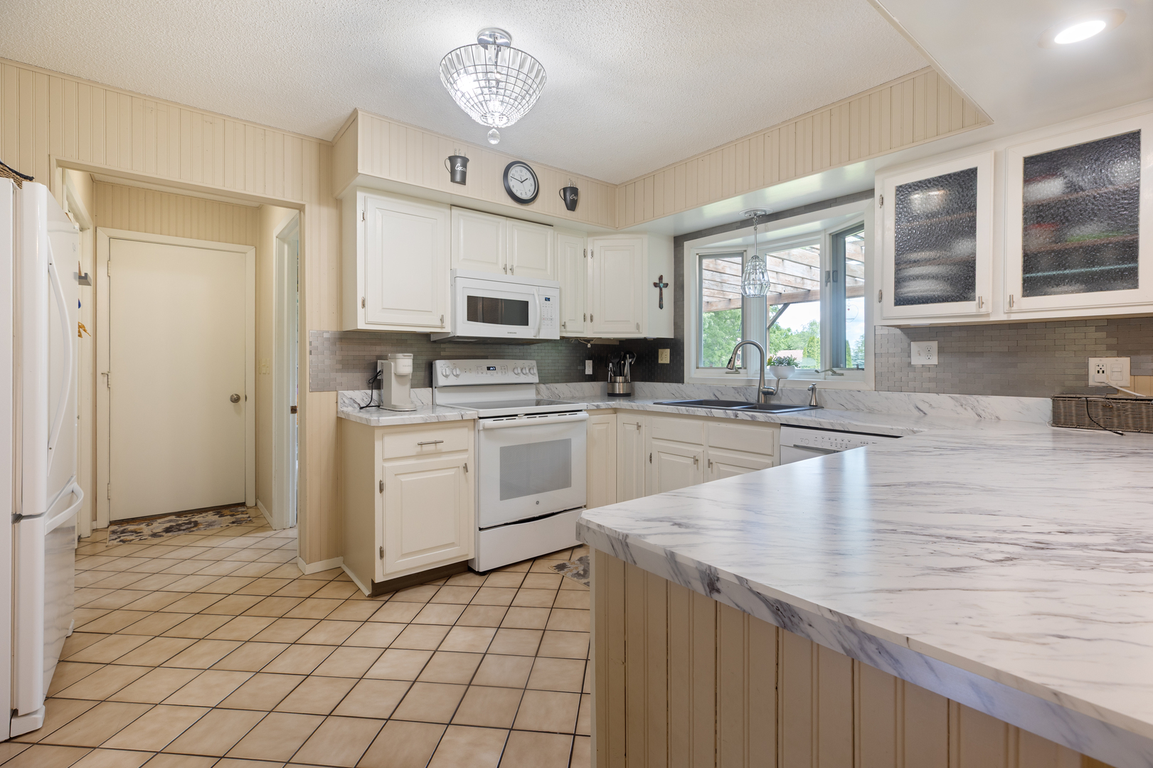 5573 Beebe Drive Rochelle, IL 61068 - Photo 3 of 33