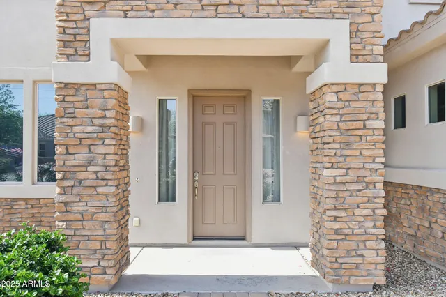 $900,000 | 5557 West Mine Trail, Phoenix, AZ 85083