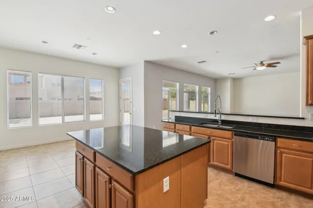 $900,000 | 5557 West Mine Trail, Phoenix, AZ 85083