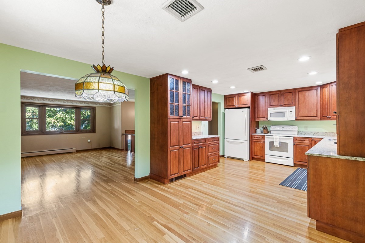 26 Atherton Road Foxboro, MA 02035 - Photo 16 of 42 Gallery Image 16