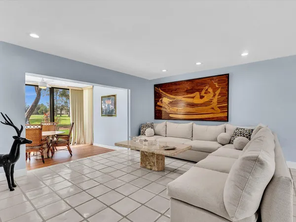 $315,000 | 8410 Casa Del Lago, Boca Raton, FL 33433