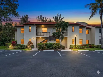 $315,000 | 8410 Casa Del Lago, Boca Raton, FL 33433