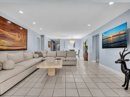 $315,000 | 8410 Casa Del Lago, Boca Raton, FL 33433