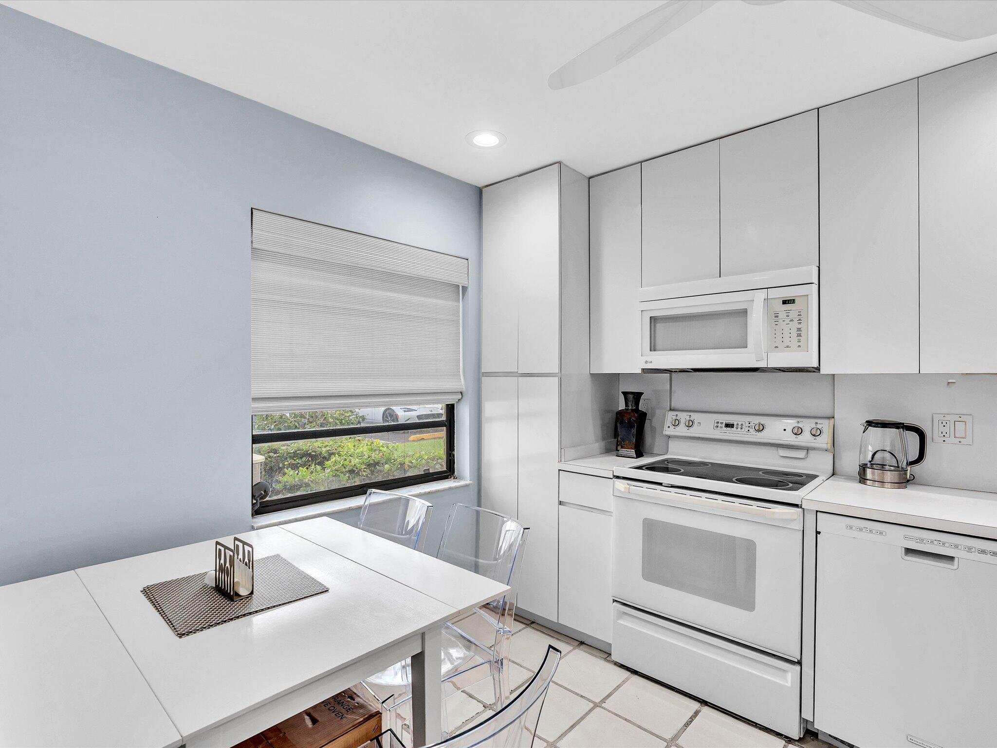 8410 Casa Del Lago Boca Raton, FL 33433 - Photo 30 of 53 27-FPP0605