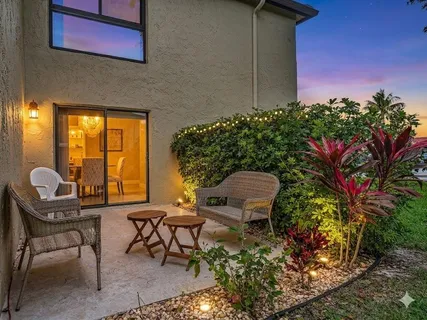 $315,000 | 8410 Casa Del Lago, Boca Raton, FL 33433