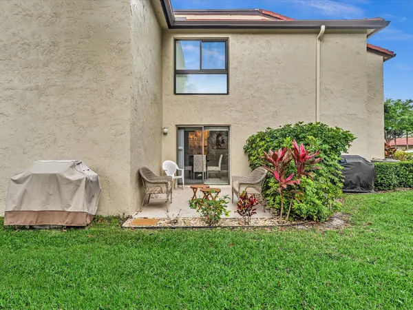 $315,000 | 8410 Casa Del Lago, Boca Raton, FL 33433
