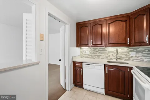 $595,000 | 3101 New Mexico Avenue Northwest, Unit 817, Washington, DC 20016