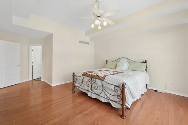 $439,900 | 18036 Crystal Lane, Lansing, IL 60438