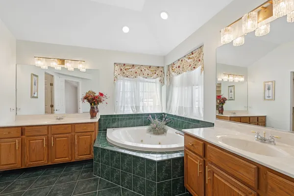 $439,900 | 18036 Crystal Lane, Lansing, IL 60438