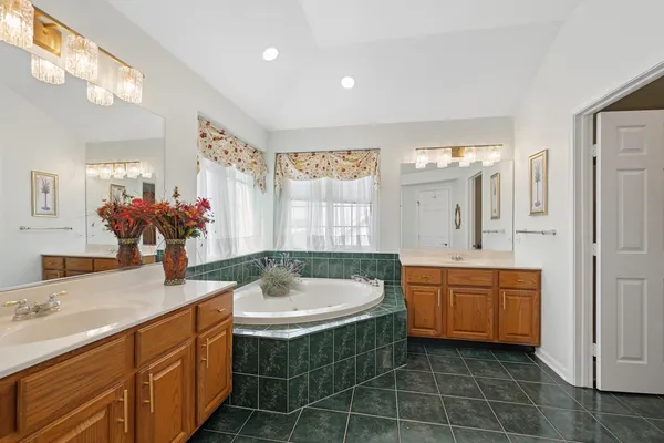$439,900 | 18036 Crystal Lane, Lansing, IL 60438