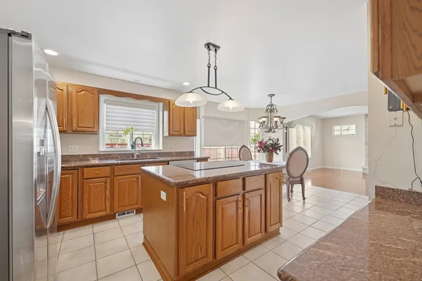 $439,900 | 18036 Crystal Lane, Lansing, IL 60438