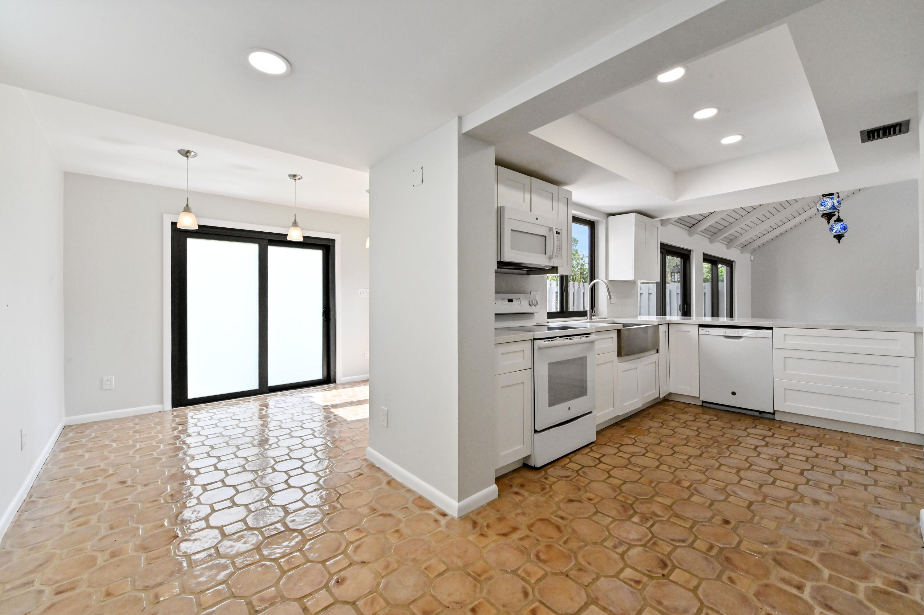 271 Northwest 15th Street Boca Raton, FL 33432 - Photo 16 of 35 16 kitchen 04