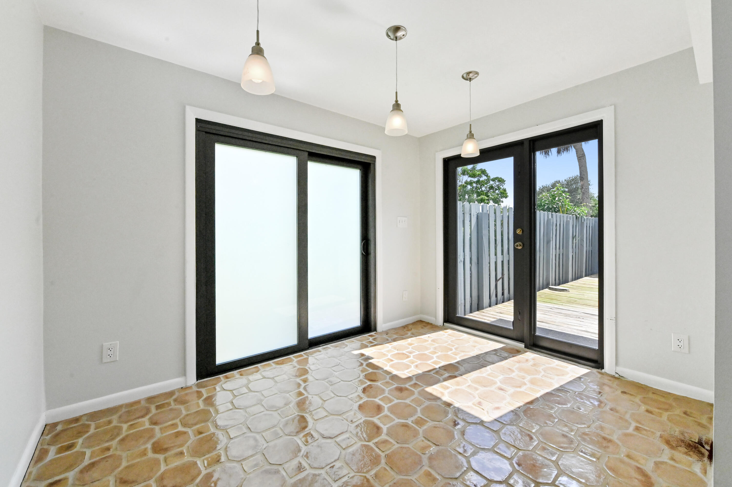 271 Northwest 15th Street Boca Raton, FL 33432 - Photo 17 of 35 17 dining area 01