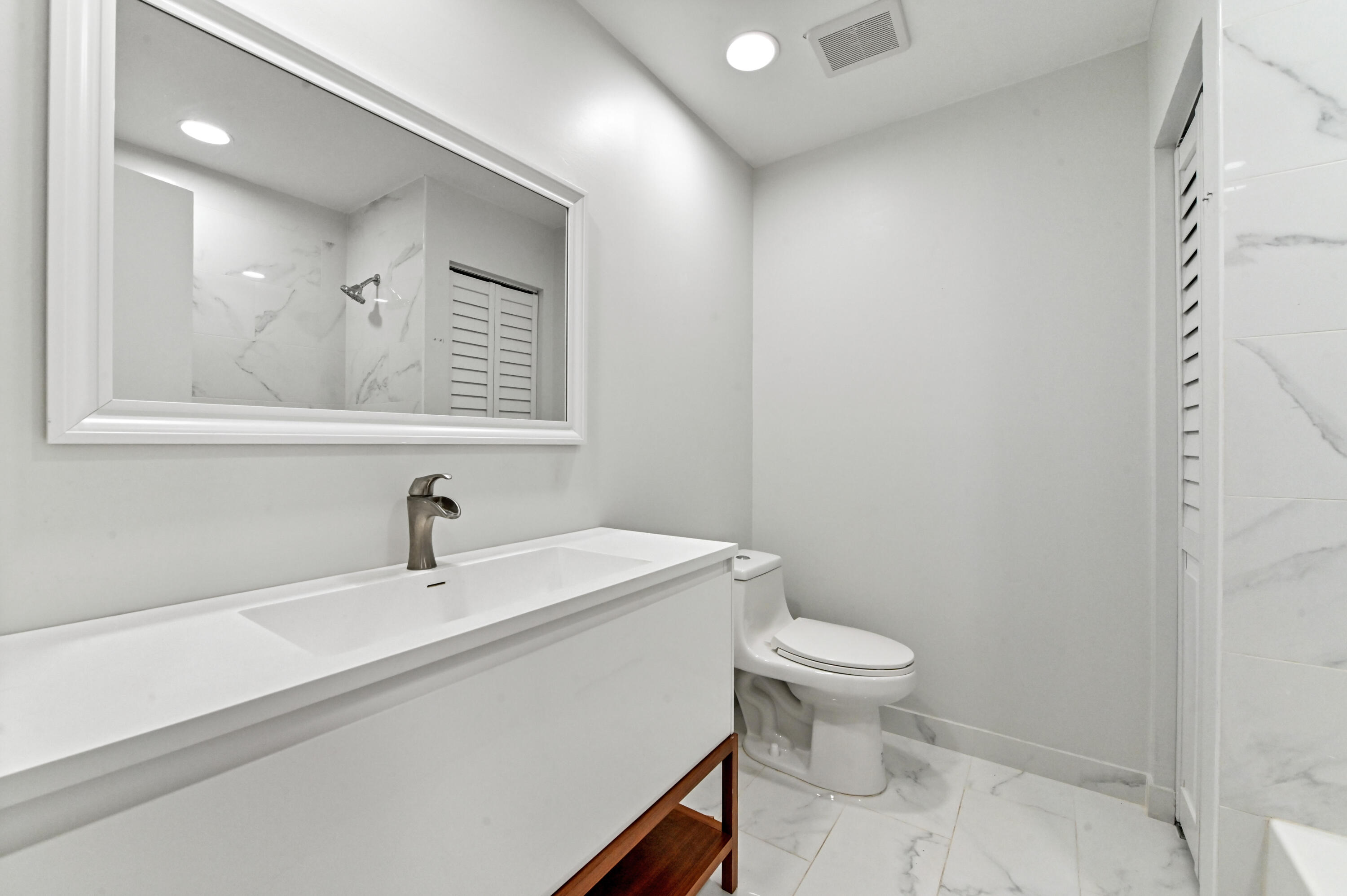 271 Northwest 15th Street Boca Raton, FL 33432 - Photo 21 of 35 21 bathroom 01