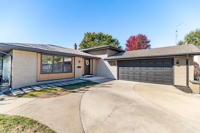 $499,900 | 544 Cedar Court, Munster, IN 46321