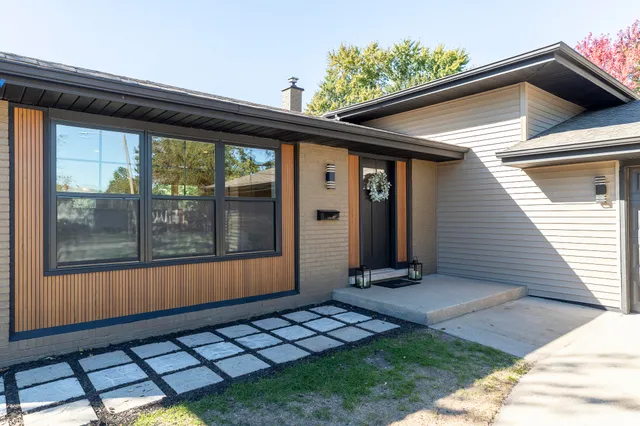 $499,900 | 544 Cedar Court, Munster, IN 46321