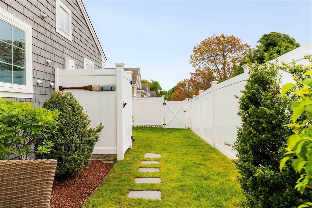 23 Cottage Lane Mashpee, MA 02649 - Photo 31 of 39