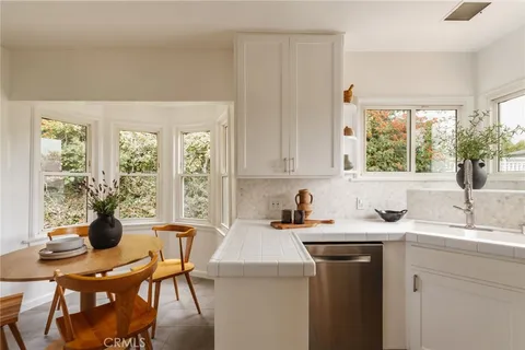 $1,325,000 | 135 Anita Drive, Pasadena, CA 91105