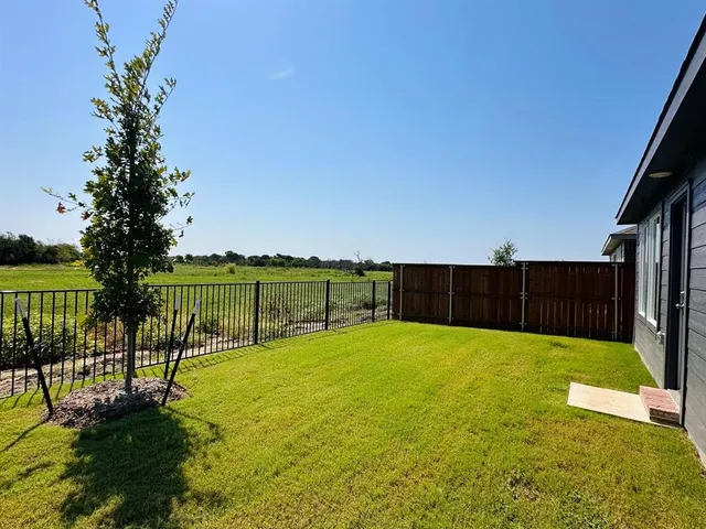 $1,850 | 6222 Tilden Avenue, Pilot Point, TX 76258