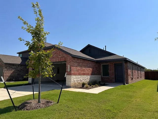 $1,850 | 6222 Tilden Avenue, Pilot Point, TX 76258