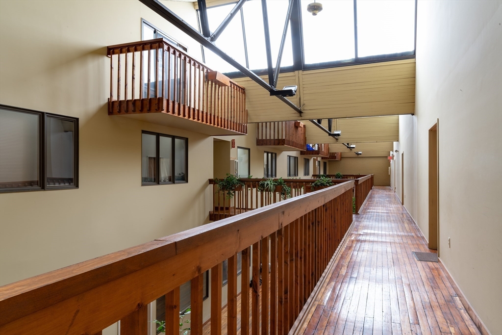 267 Locust Street, Unit 2M Northampton, MA 01062 - Photo 14 of 15 Gallery Image 14