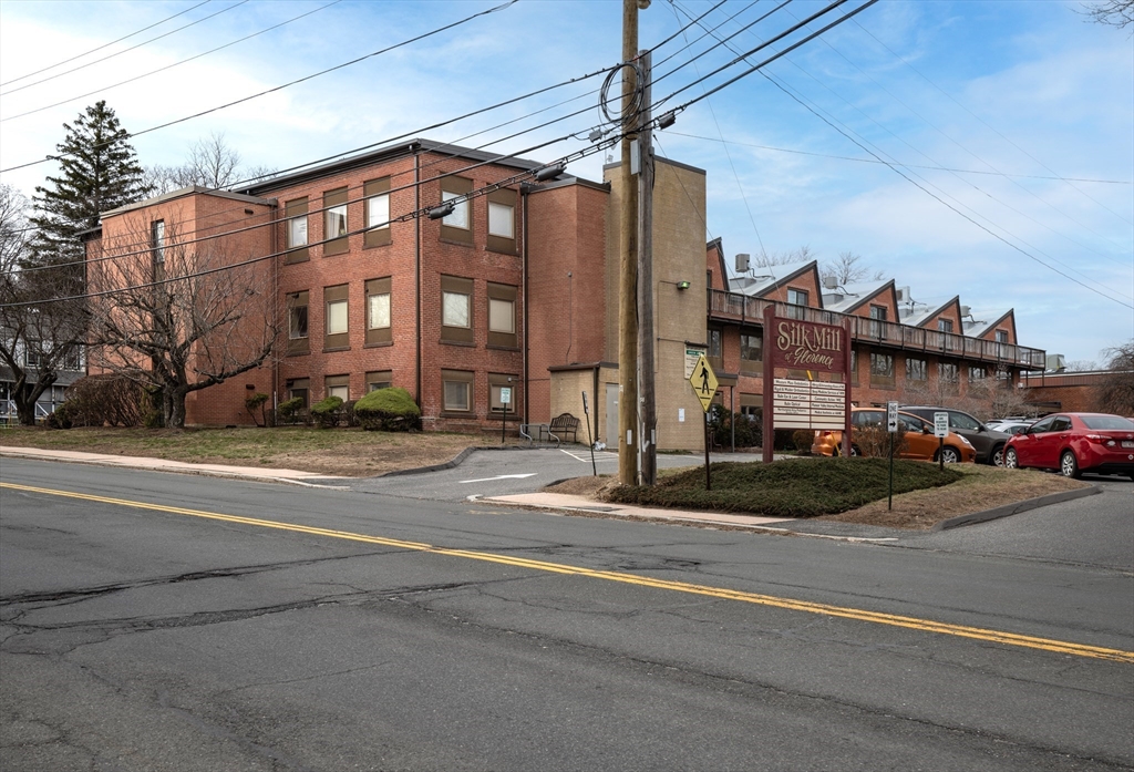 267 Locust Street, Unit 2M Northampton, MA 01062 - Photo 15 of 15 Gallery Image 15