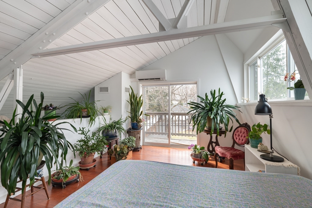 267 Locust Street, Unit 2M Northampton, MA 01062 - Photo 2 of 15 Gallery Image 2