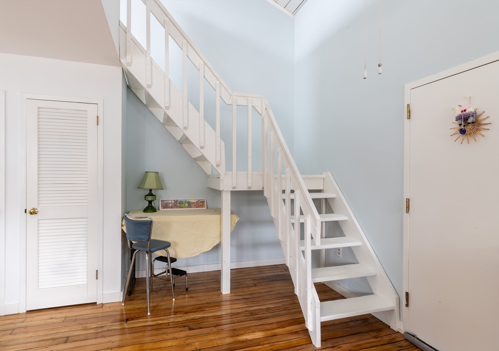 267 Locust Street, Unit 2M Northampton, MA 01062 - Photo 5 of 15 Gallery Image 5