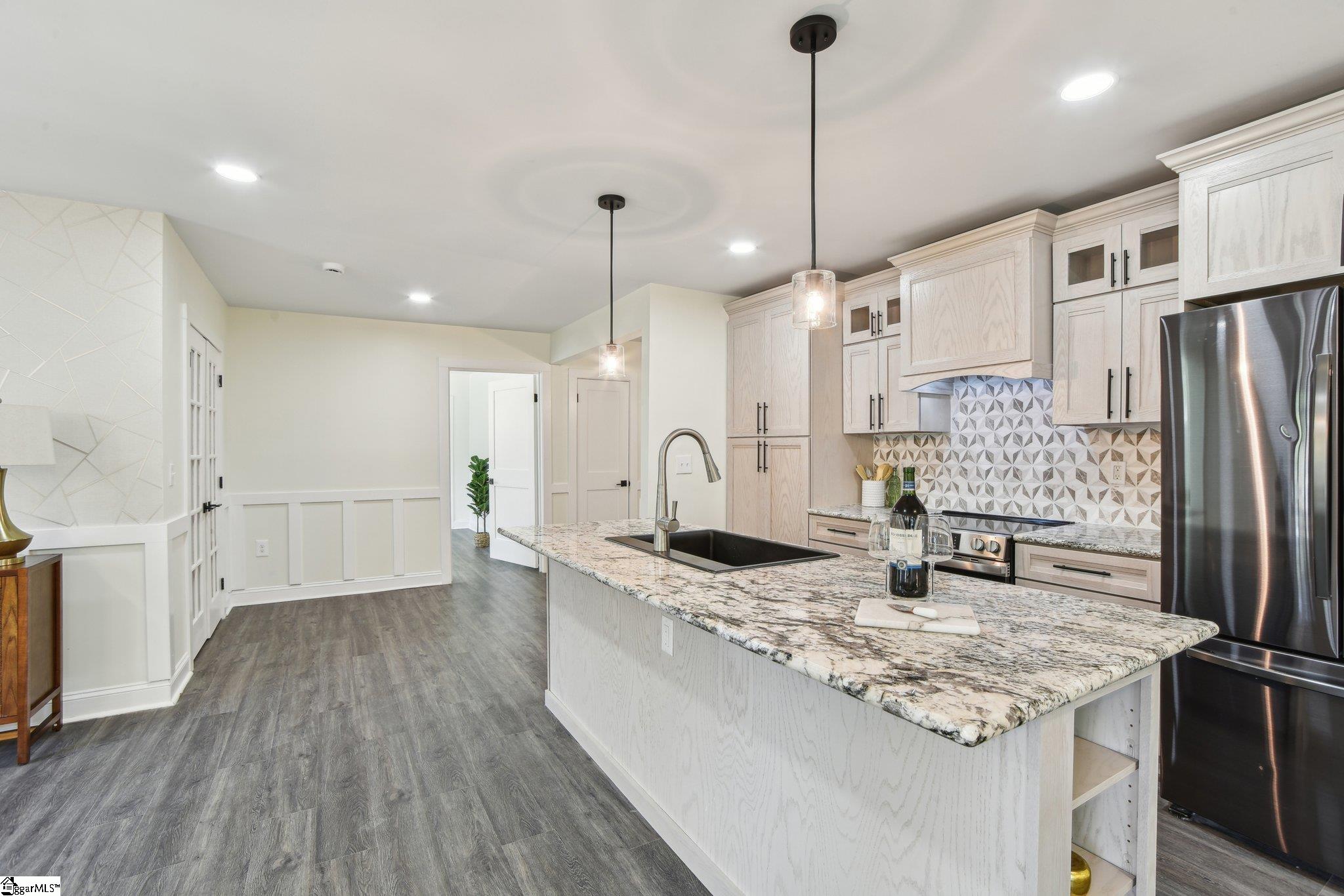 25 Holmes Drive Greenville, SC 29609 - Photo 15 of 30