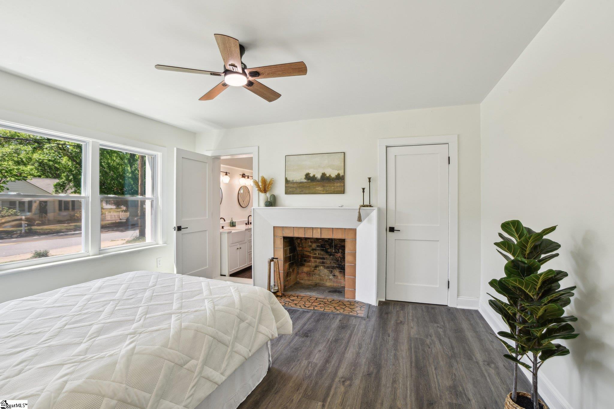 25 Holmes Drive Greenville, SC 29609 - Photo 5 of 30