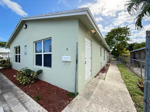 $1,995 | 1001 West 9th Street, Unit B, Riviera Beach, FL 33404