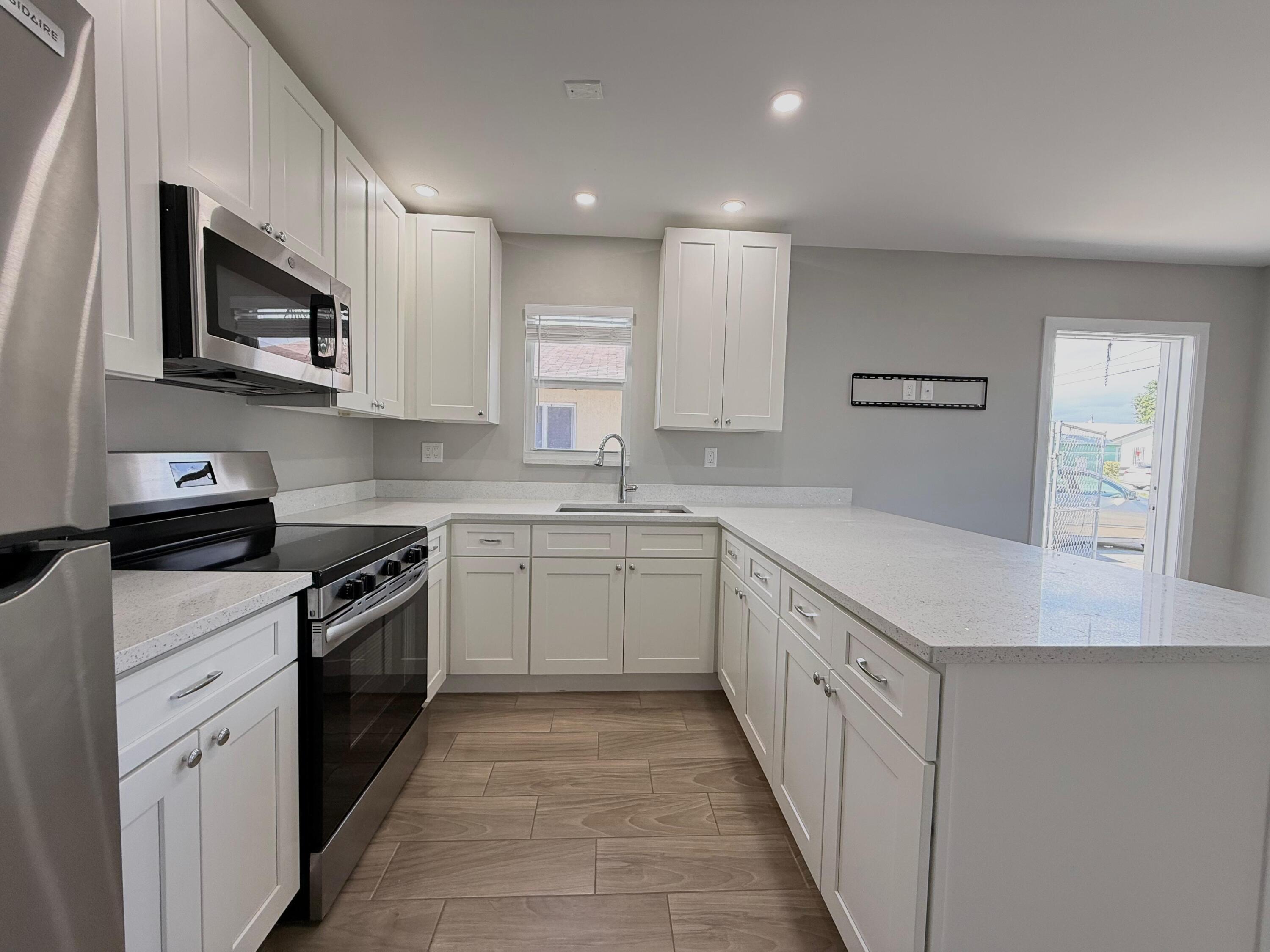 1001 West 9th Street, Unit B Riviera Beach, FL 33404 - Photo 11 of 20 WhatsApp Image 2025-12-22 at 16.44.04 (1