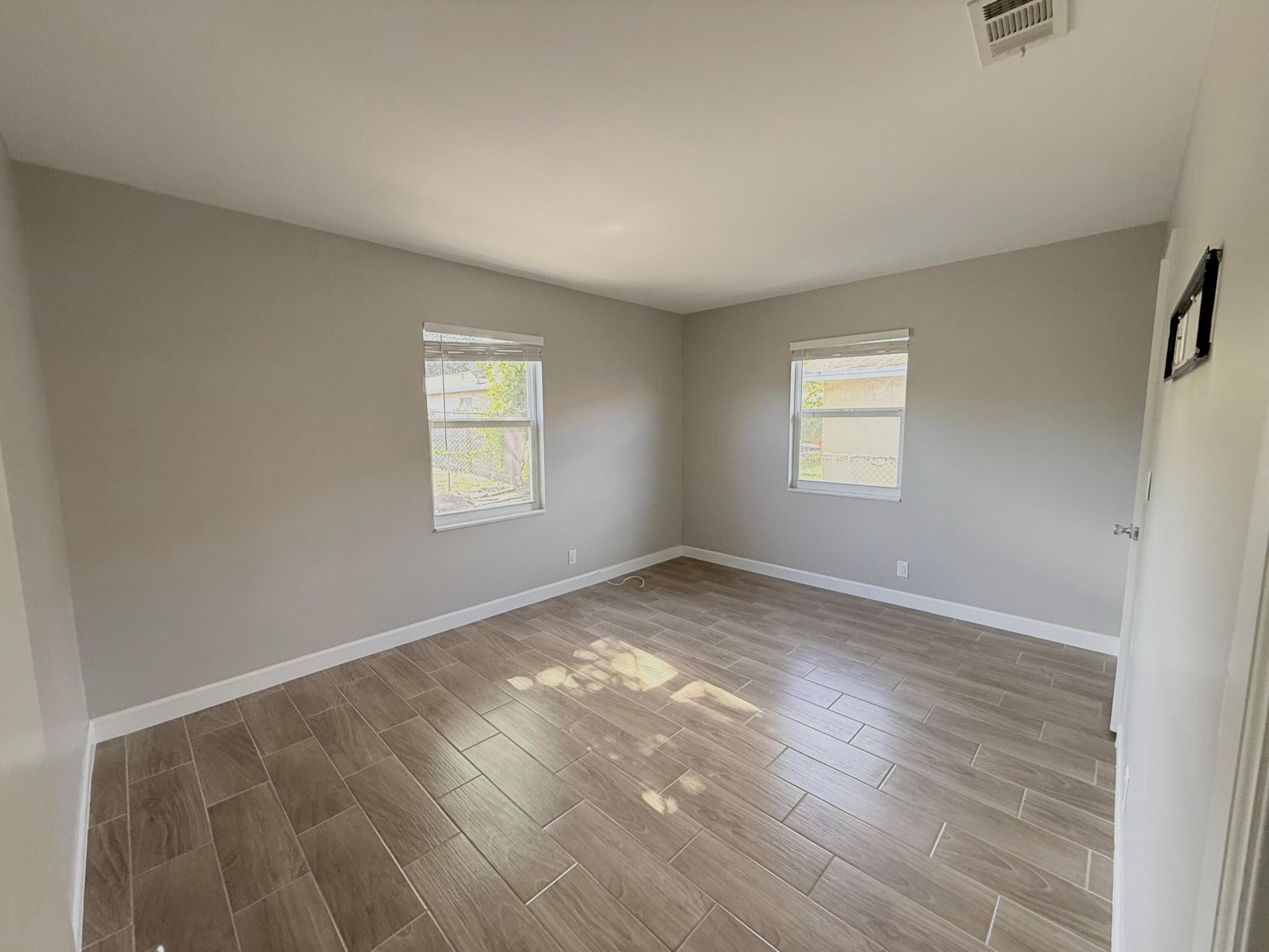 1001 West 9th Street, Unit B Riviera Beach, FL 33404 - Photo 16 of 20 WhatsApp Image 2025-12-22 at 16.44.04 (1