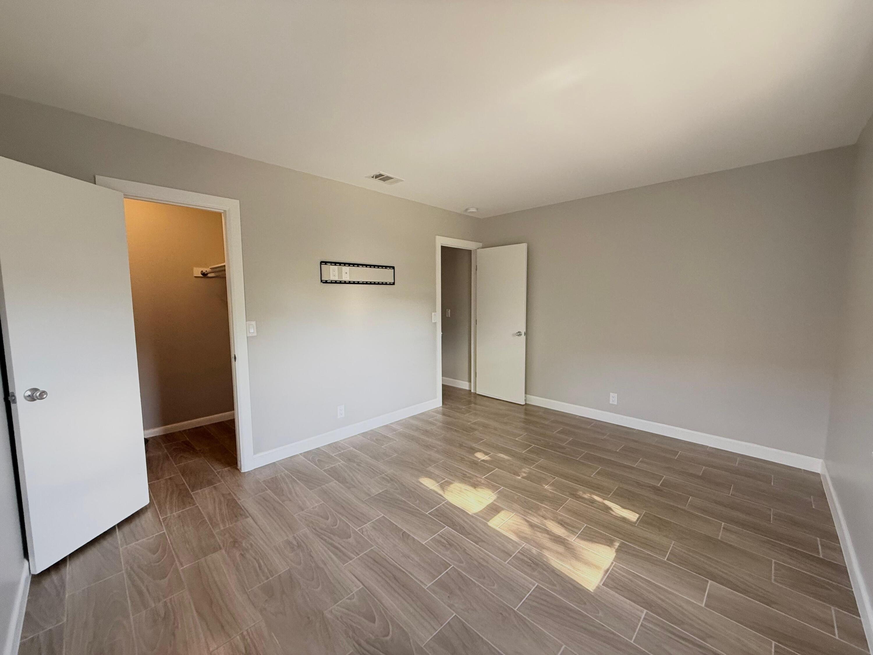 1001 West 9th Street, Unit B Riviera Beach, FL 33404 - Photo 17 of 20 WhatsApp Image 2025-12-22 at 16.44.04 (1