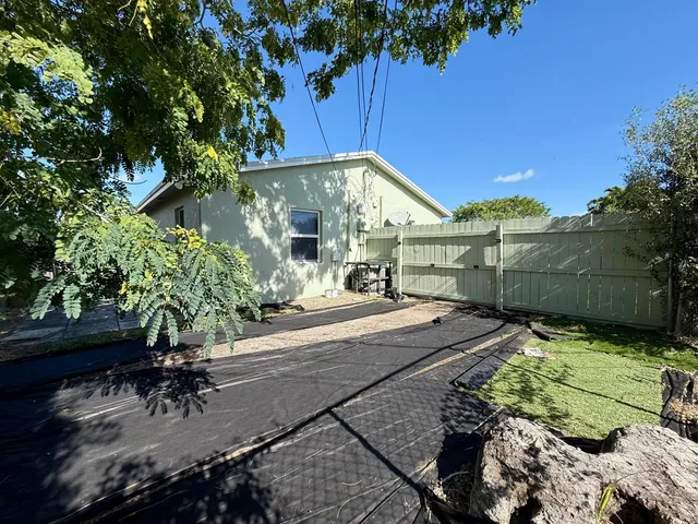 $1,995 | 1001 West 9th Street, Unit B, Riviera Beach, FL 33404