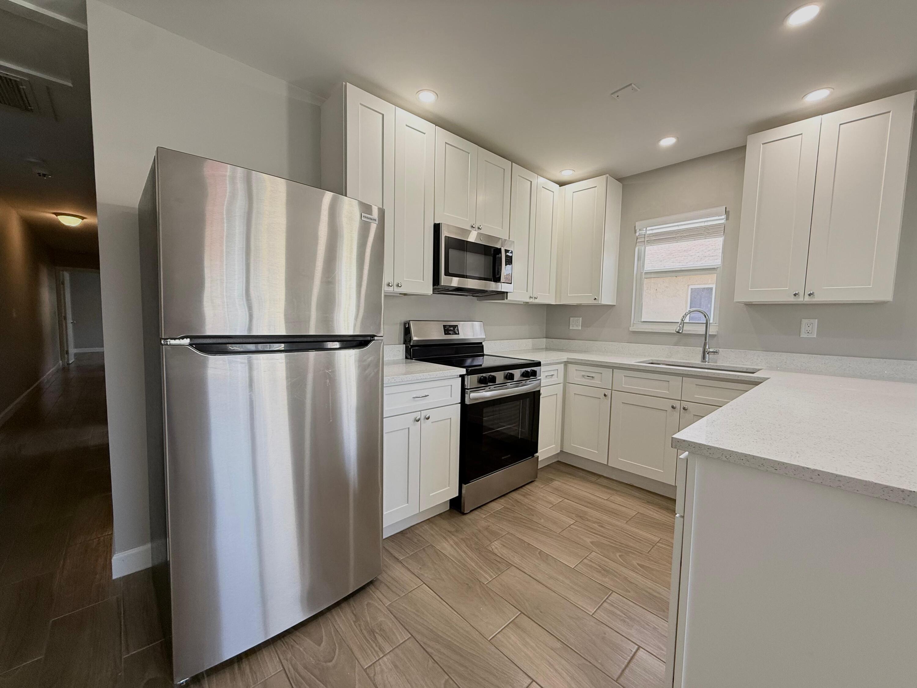 1001 West 9th Street, Unit B Riviera Beach, FL 33404 - Photo 3 of 20 WhatsApp Image 2025-12-22 at 16.44.04