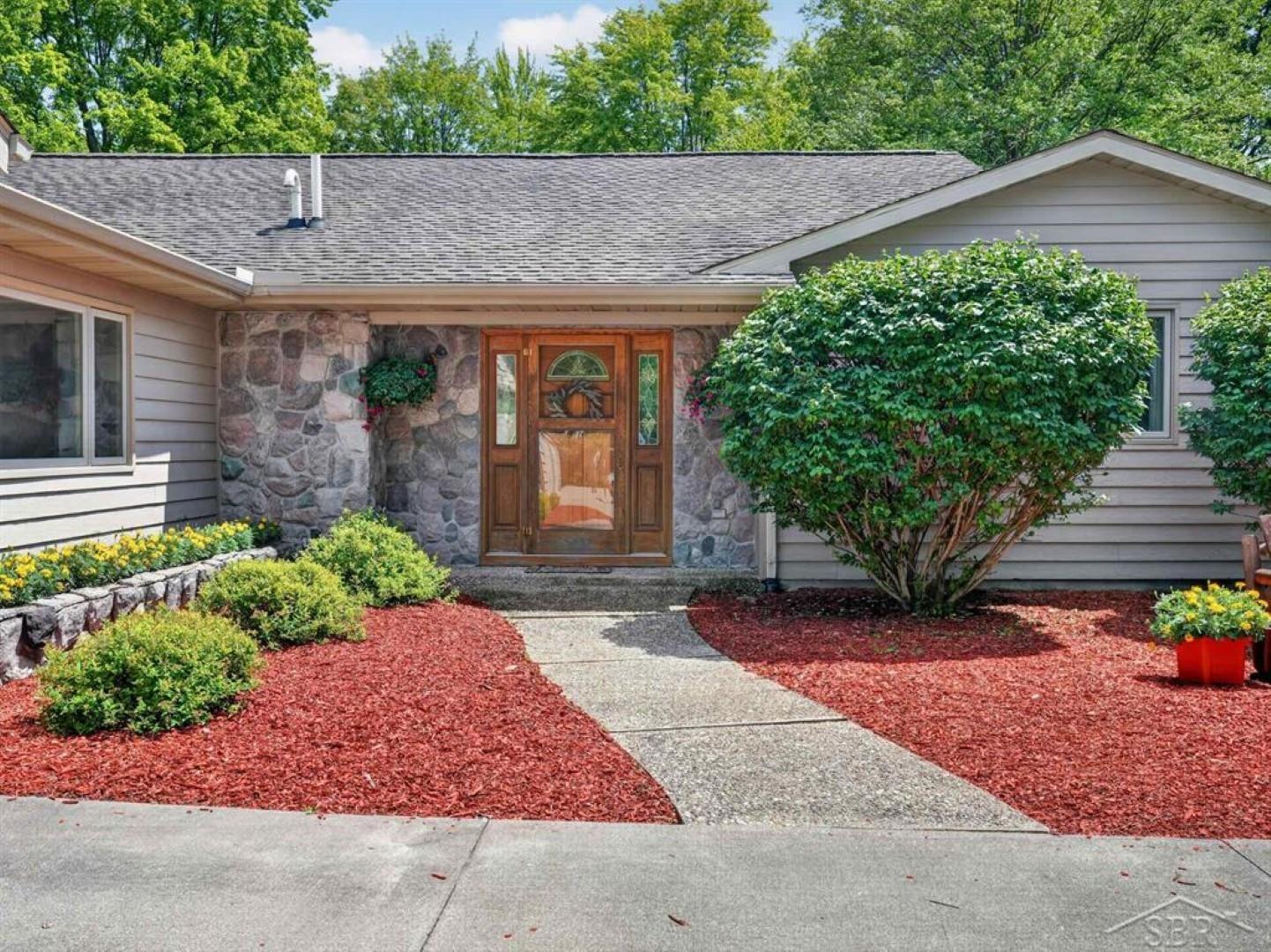 457 East Mier Road Midland, MI 48642 - Photo 3 of 53