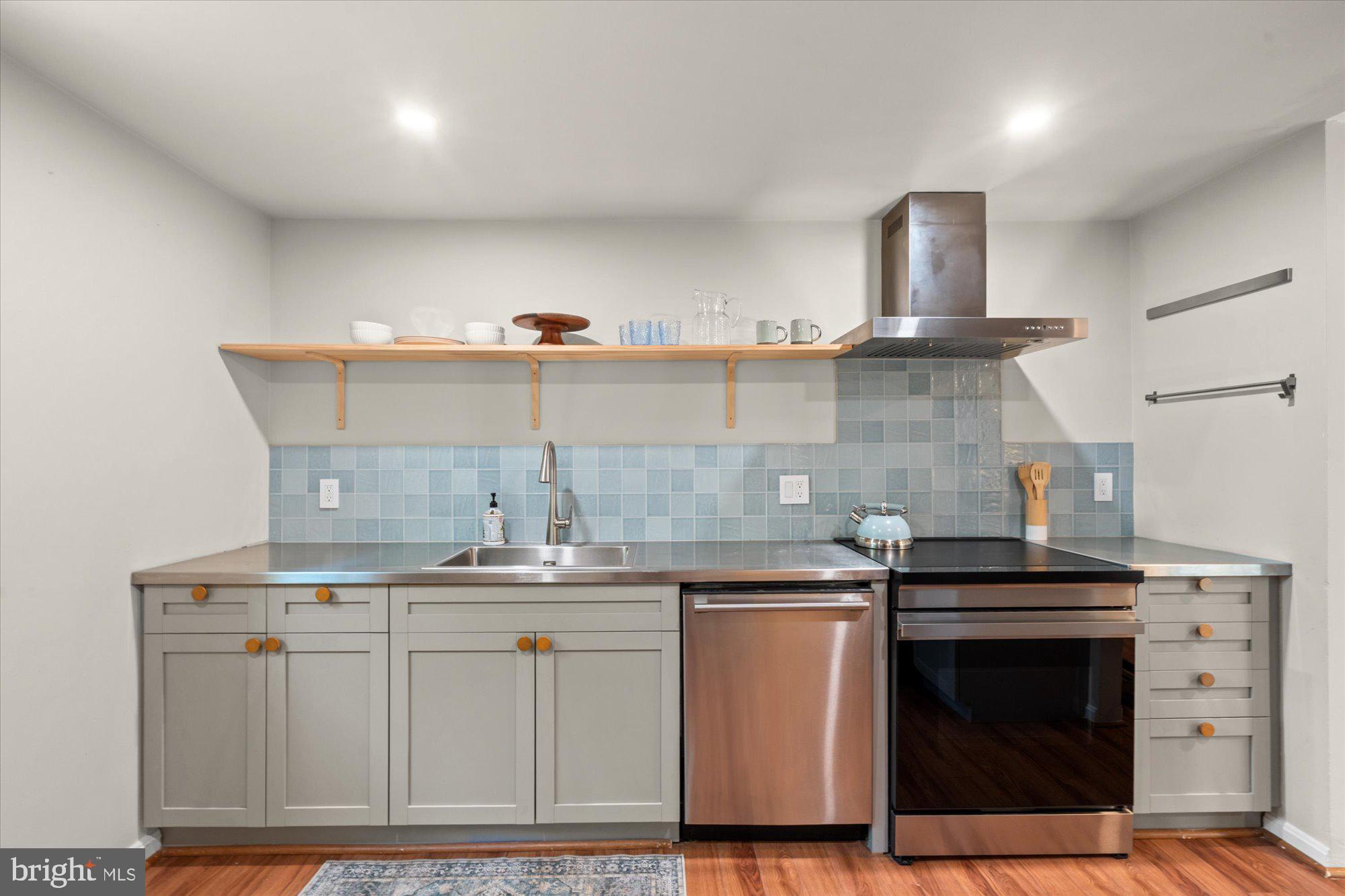 2228 Cocquina Drive Reston, VA 20191 - Photo 11 of 36