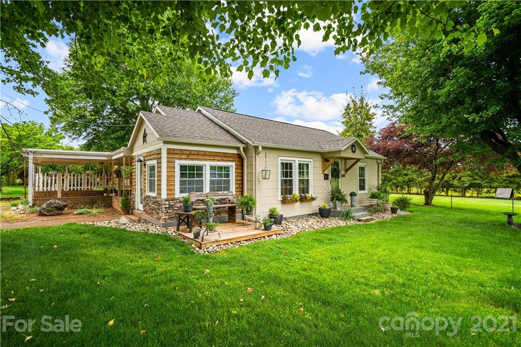 113 Trinity Road Statesville, NC 28625 - Photo 2 of 36 Gallery Image 2