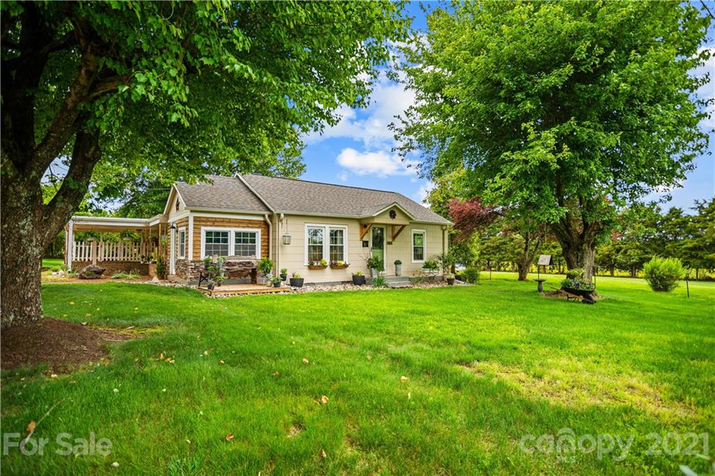 113 Trinity Road Statesville, NC 28625 - Photo 3 of 36 Gallery Image 3