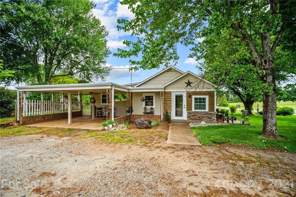 113 Trinity Road Statesville, NC 28625 - Photo 5 of 36 Gallery Image 5