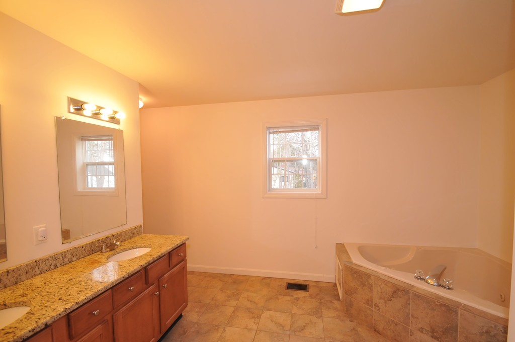 187 Potter Road Framingham, MA 01701 - Photo 16 of 30