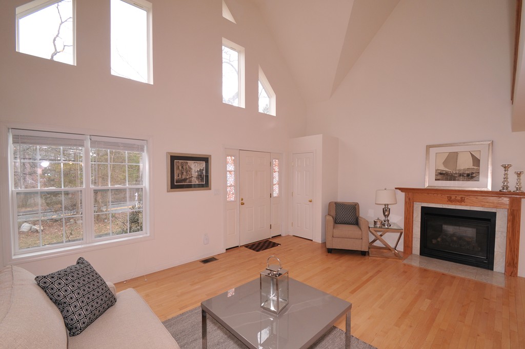 187 Potter Road Framingham, MA 01701 - Photo 2 of 30