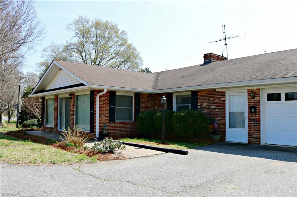 595 Central Road Clemmons, NC 27012 - Photo 3 of 30 Gallery Image 3